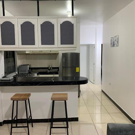 Comfortable 3-Bedroom Apartment, Close To The American Consulate Γκουαγιακίλ Εξωτερικό φωτογραφία