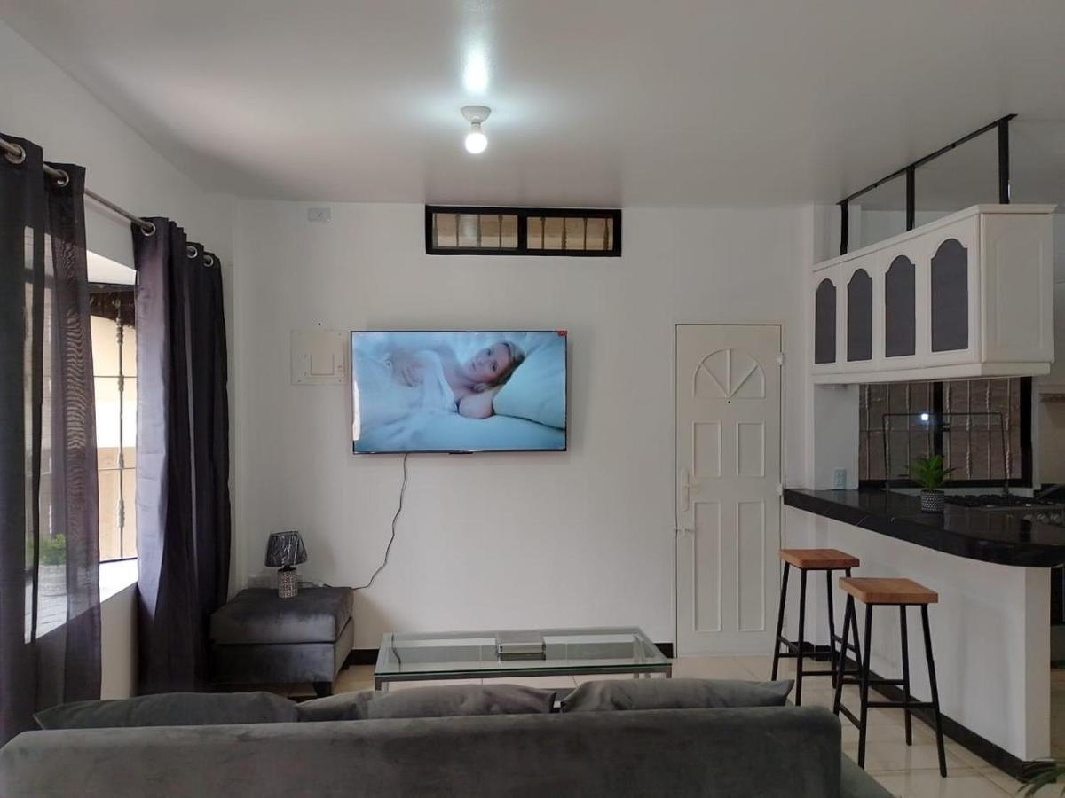 Comfortable 3-Bedroom Apartment, Close To The American Consulate Γκουαγιακίλ Εξωτερικό φωτογραφία